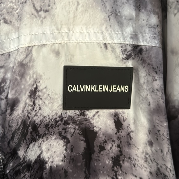 Calvin Klein boys winter jacket - Picture 2 of 4